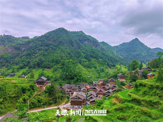 黎平县上地坪村：绿水青山生态美 和美乡村迎客来(图2)