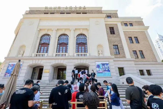 上海音乐厅新装重启安信地板完美交付舞台地面工程(图3)