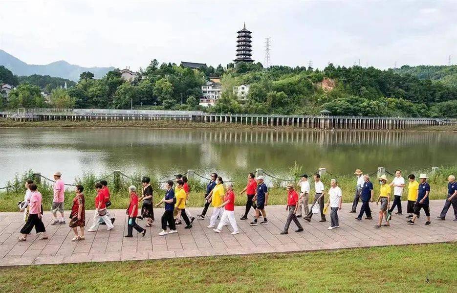 走出家门就能跑步龙泉将新添一条塑胶跑道