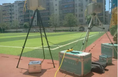 郑州这所学校塑胶跑道有毒？一小学生患白血病多家长哭晕!(图1)