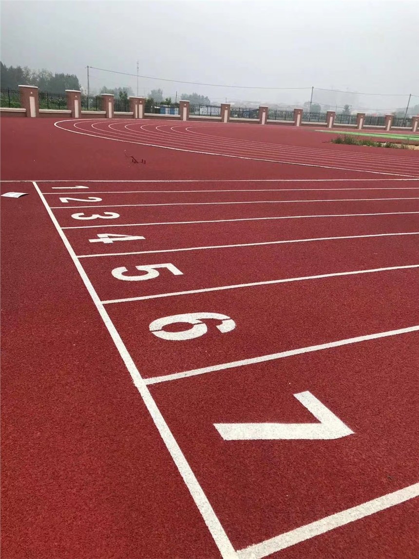 优冠塑胶跑道材料远销40多个国家建立10多个海外服务中心