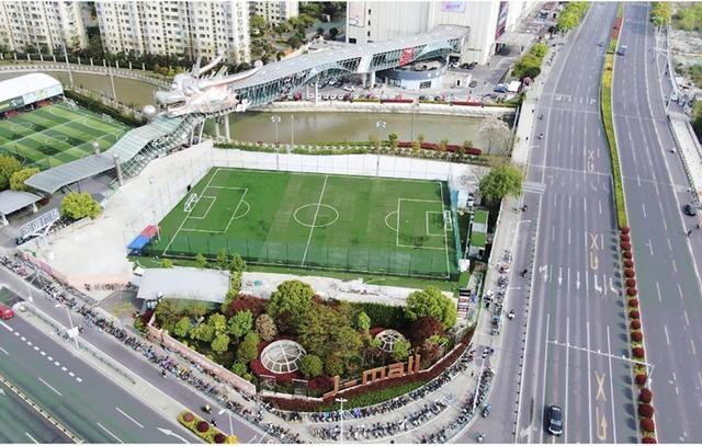 上海这座耗资300万的新球场具有环球最顶级的草坪