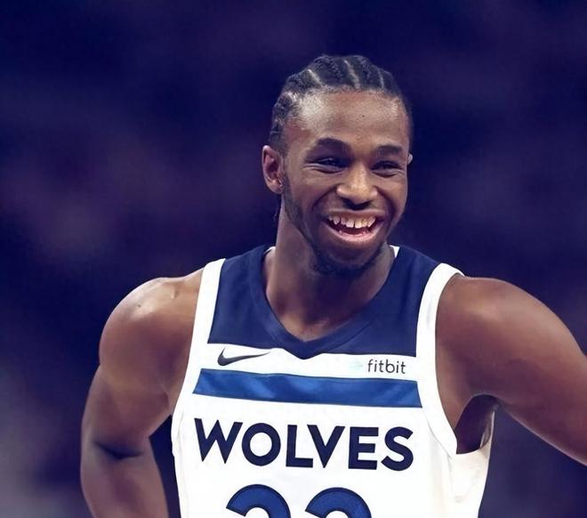 突如其来的波涛：NBA赛季风云球场外争议陆续