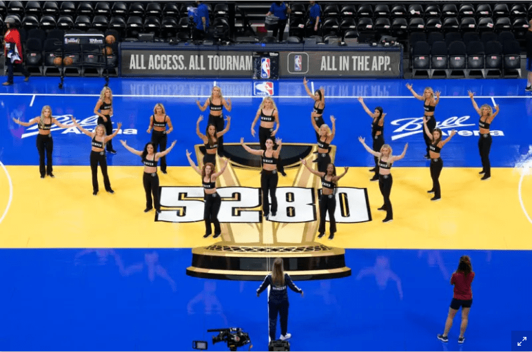 NBA／季中锦标赛场面配色太秀丽球迷负评：热火的看2秒就要头晕！